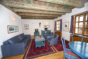 living room of the suite no.7